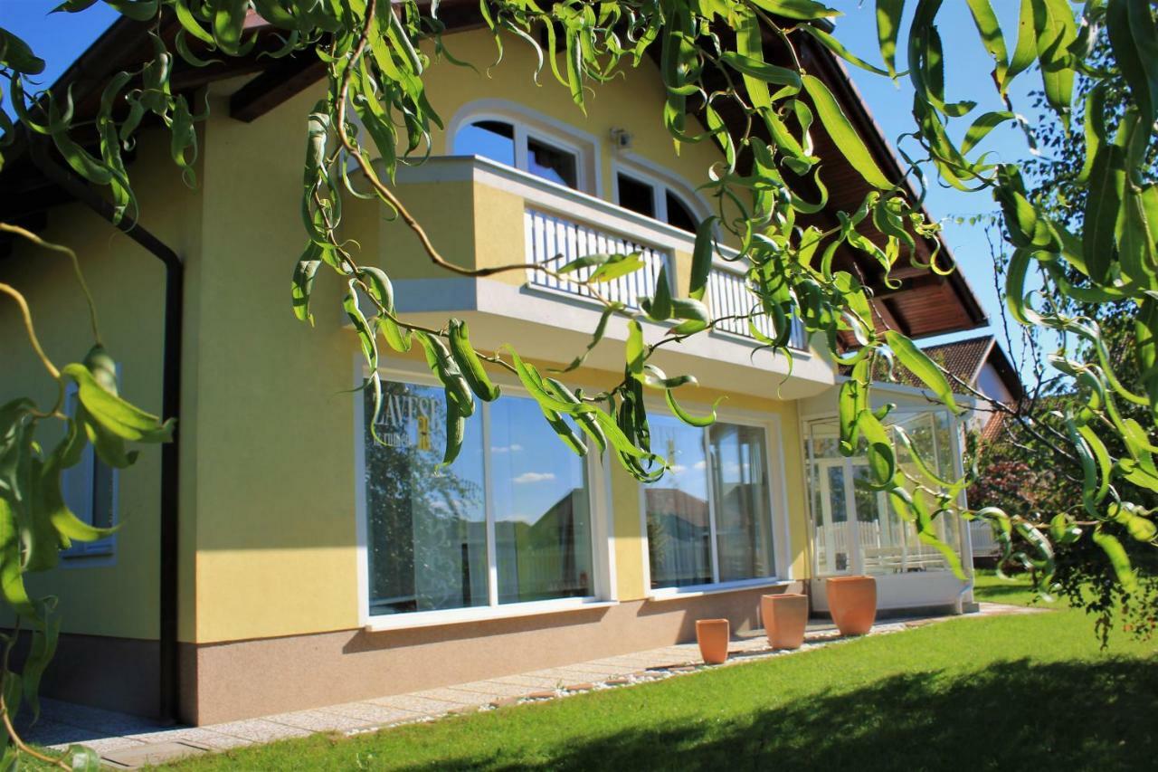 Yellow Dreamhouse Постойна Экстерьер фото