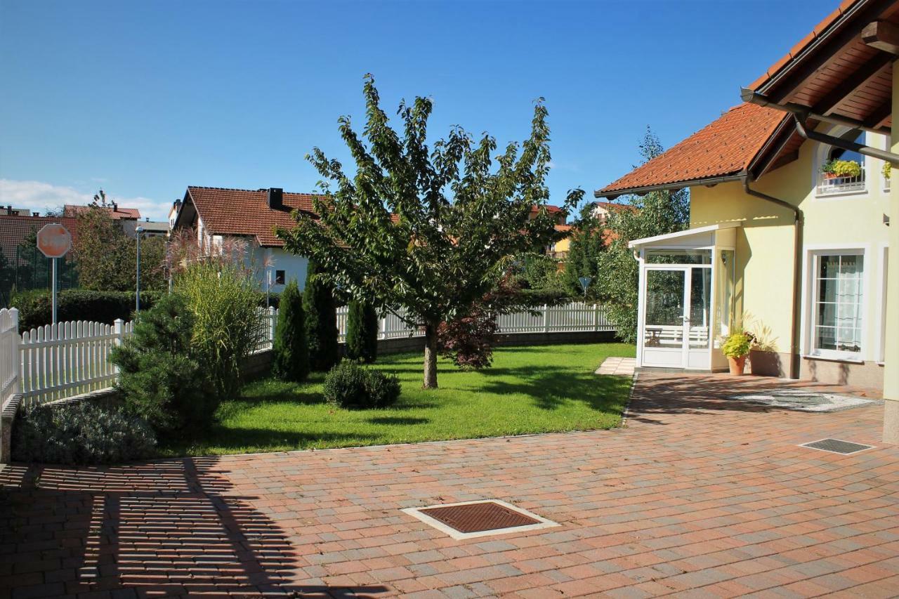 Yellow Dreamhouse Постойна Экстерьер фото